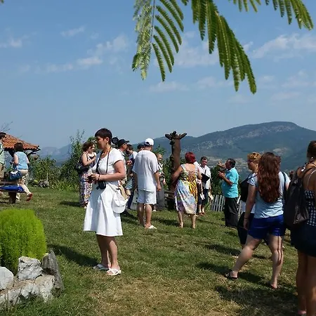 Üdülőpark Etno Kompleks Kapetan Misin Breg