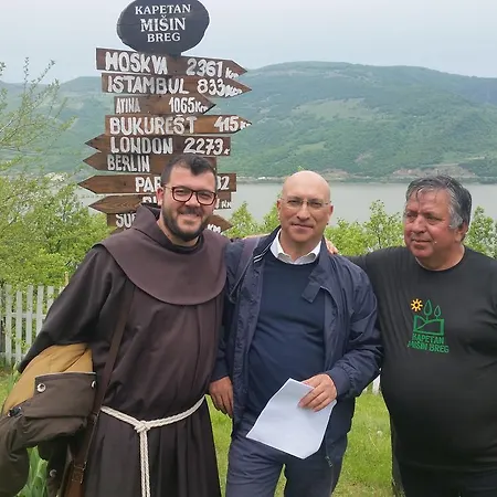 Üdülőpark Etno Kompleks Kapetan Misin Breg Donji Milanovac