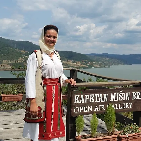 Etno Kompleks Kapetan Misin Breg Üdülőpark *